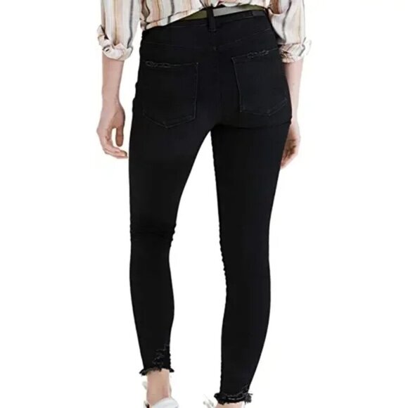 AE | Super High-Waisted Jegging Crop in Distressed Black Blaze - Picture 15 of 15